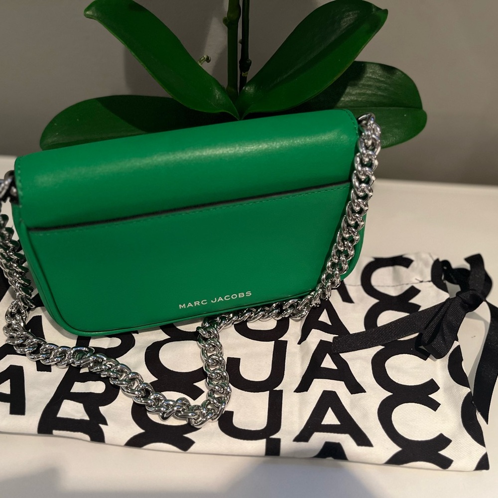 Marc Jacobs Vibrant Green Crossbody Bag - Picture 5 of 16